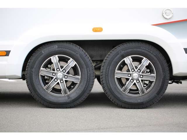 ２軸なので大きいですが、安定しており、高速道路も安心して走行が可能です！