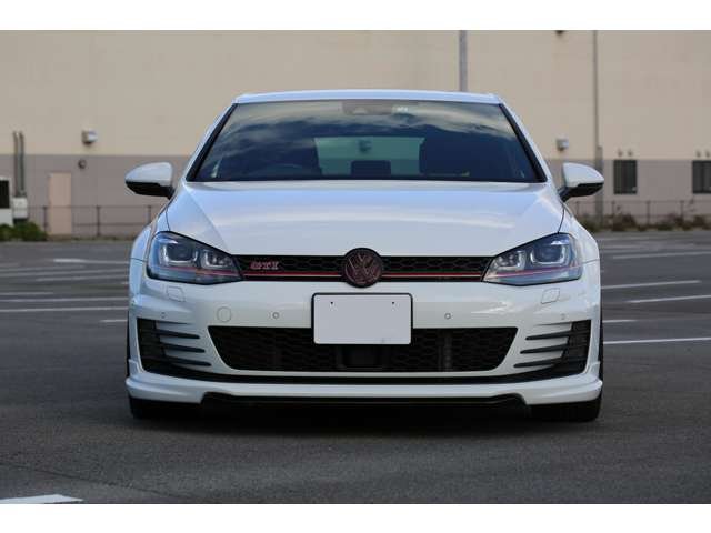 ゴルフＧＴＩ入庫しました！ワンオーナー　ＡＶＡＮＧＡＲＤＥ１９インチＡＷ　ＸＹＺ車高調　スマートキー２個　ナビ　ＴＶ　バックカメラ　社外ブースト計　お気軽にお問い合わせください！