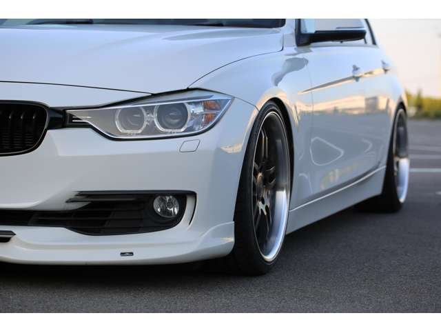 ＢＭＷ　３２８ｉ　入庫しました！ＴＥＩＮ車高調　ＡＣシュニッツァーフロントスポイラー　ナビ　ＴＶ　バックカメラ　ＥＴＣ　スマートキー　レザーシート　装備充実です！お気軽にお問い合わせください！