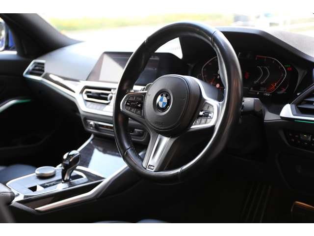 ＢＭＷ　３２０ｄ　ｘＤｒｉｖｅ　Ｍスポーツ　入庫しました！ハイラインＰＫＧ　コンフォートＰＫＧ　ドライビングアシストプロ　ナビ　ＴＶ　バックカメラ　装備充実です！お気軽にお問い合わせください！