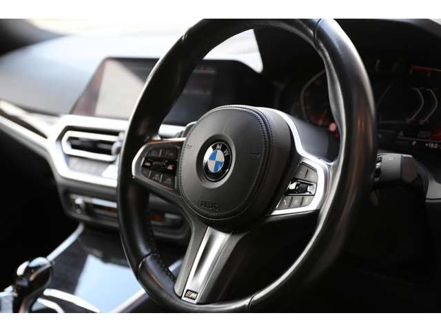 ＢＭＷ　３２０ｄ　ｘＤｒｉｖｅ　Ｍスポーツ　入庫しました！ハイラインＰＫＧ　コンフォートＰＫＧ　ドライビングアシストプロ　ナビ　ＴＶ　バックカメラ　装備充実です！お気軽にお問い合わせください！