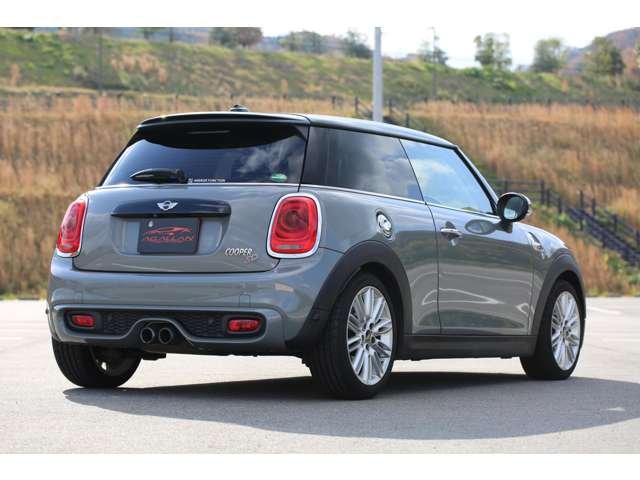 ＭＩＮＩクーパーＳＤ入庫しました！　ナビ　ＴＶ　バックカメラ　スマートキー　エンジンプッシュスタート　おしゃれなグレーツートンです！お気軽にお問い合わせください！