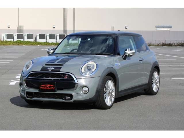 ＭＩＮＩクーパーＳＤ入庫しました！　ナビ　ＴＶ　バックカメラ　スマートキー　エンジンプッシュスタート　おしゃれなグレーツートンです！お気軽にお問い合わせください！