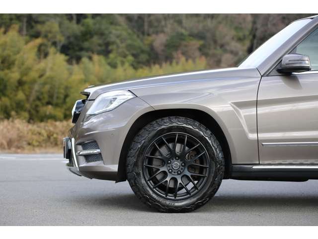 ＧＬＫ３５０　入庫しました！お洒落なブラウンカラーです！社外ＡＷとオールテレーンタイヤでアウトドアな雰囲気に仕上がってます！お気軽にお問い合わせください！