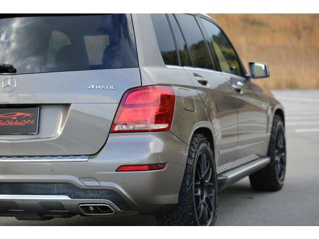 ＧＬＫ３５０　入庫しました！お洒落なブラウンカラーです！社外ＡＷとオールテレーンタイヤでアウトドアな雰囲気に仕上がってます！お気軽にお問い合わせください！