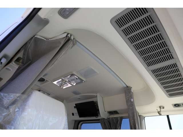 リエッセＩＩベースのＲＶビックフット　ＡＣＳ　エテルノオクタービアＭ　入庫です。サブバッテリーはＡＧＭからリチウムイオンに換装してます。低走行で使用感の少ない車両です！お気軽にお問い合わせください！