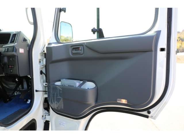 リエッセＩＩベースのＲＶビックフット　ＡＣＳ　エテルノオクタービアＭ　入庫です。サブバッテリーはＡＧＭからリチウムイオンに換装してます。低走行で使用感の少ない車両です！お気軽にお問い合わせください！