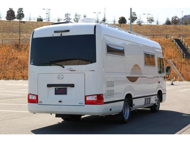 リエッセＩＩベースのＲＶビックフット　ＡＣＳ　エテルノオクタービアＭ　入庫です。サブバッテリーはＡＧＭからリチウムイオンに換装してます。低走行で使用感の少ない車両です！お気軽にお問い合わせください！