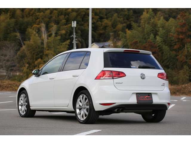 ゴルフＴＳＩハイラインブルーモーションテクノロジー入庫しました！低走行の１台です！ナビ・バックカメラ・Ｂｌｕｅｔｏｏｔｈ接続・スマートキー　コンパクトで運転しやすいお車です！