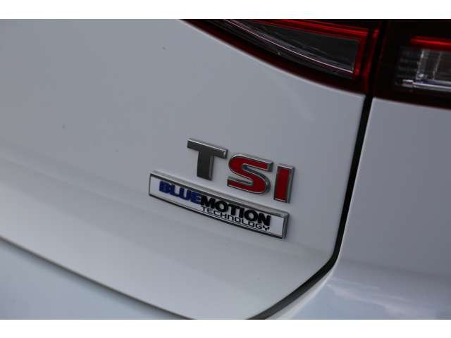 ゴルフＴＳＩハイラインブルーモーションテクノロジー入庫しました！低走行の１台です！ナビ・バックカメラ・Ｂｌｕｅｔｏｏｔｈ接続・スマートキー　コンパクトで運転しやすいお車です！