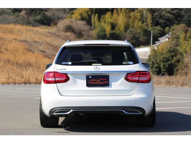 Ｃ６３ルックエアロ　２０ＡＷ　ダウンサス　純正ナビ　バックカメラ　ＥＴＣ　Ｂｌｕｅｔｏｏｔｈ接続　パワーバックドア　程よくカスタムされた１台です！お気軽にお問い合わせください！