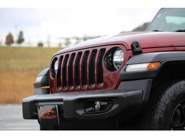 ジープ　ラングラーアンリミテッド　限定車　限定カラースナッズベリー　Ｂｌｕｅｔｏｏｔｈ接続　バックカメラ　ブラインドスポットモニター　お気軽にお問い合わせください！