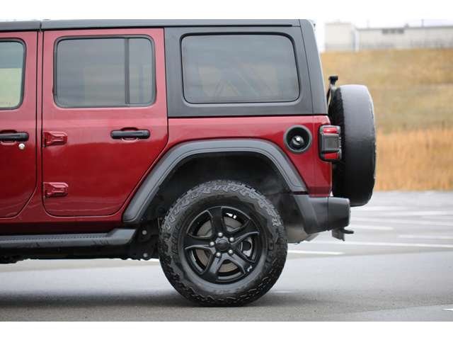 ジープ　ラングラーアンリミテッド　限定車　限定カラースナッズベリー　Ｂｌｕｅｔｏｏｔｈ接続　バックカメラ　ブラインドスポットモニター　お気軽にお問い合わせください！