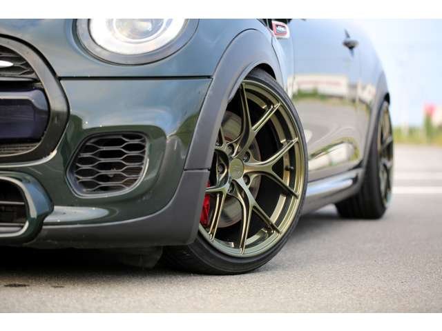 MINIジョンクーパーワークス　６MT　BC車高調　TITAN7ホイール　スーパースプリントマフラー　レースチップ　カスタム多数の１台です！お気軽にお問い合わせください！