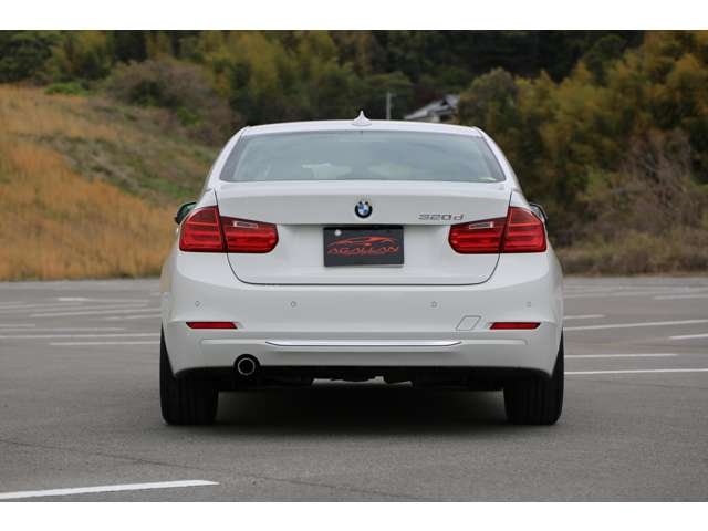 ＢＭＷ　３２０ｄブルーパフォーマンス　ラグジュアリー入庫しました！ディーゼルエンジン　ナビ　バックカメラ　ＥＴＣ　レザーシート　Ｂｌｕｅｔｏｏｔｈ接続　装備充実の１台です！お気軽にお問い合わせください