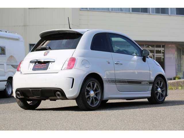 アバルト５００　５ＭＴ　入庫しました！マニュアルで走りの楽しいお車です！純正アルミホイール　ＥＴＣ　ＨＩＤ　ソリッドグレーがおしゃれです！お気軽にお問い合わせください！