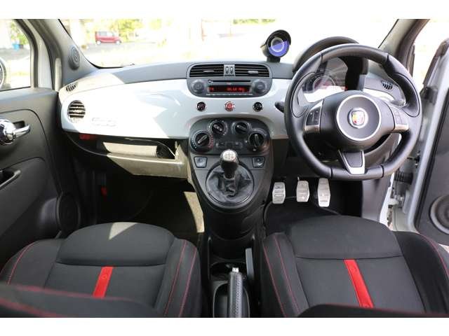 アバルト５００　５ＭＴ　入庫しました！マニュアルで走りの楽しいお車です！純正アルミホイール　ＥＴＣ　ＨＩＤ　ソリッドグレーがおしゃれです！お気軽にお問い合わせください！