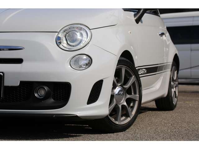 アバルト５００　５ＭＴ　入庫しました！マニュアルで走りの楽しいお車です！純正アルミホイール　ＥＴＣ　ＨＩＤ　ソリッドグレーがおしゃれです！お気軽にお問い合わせください！