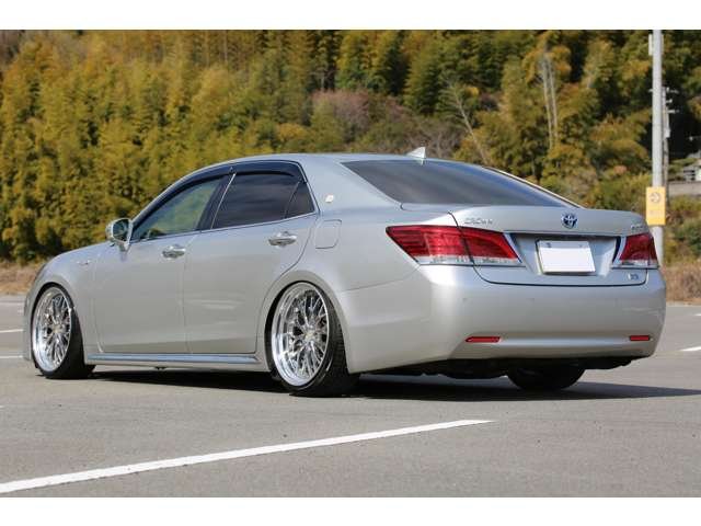 クラウンマジェスタ　Ｆバージョン　入庫しました！ラルグス車高調　ＷＯＲＫベルサリオ２０インチ　ナビ　ＴＶ　バックカメラ　ＥＴＣ　レザーシート　シートエアコン　装備充実の１台です！