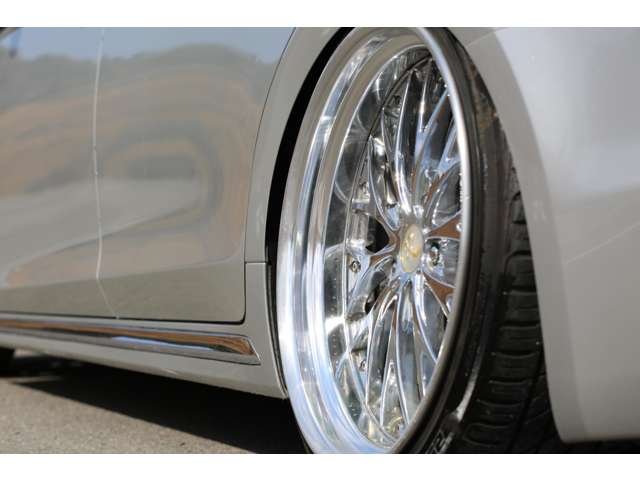 クラウンマジェスタ　Ｆバージョン　入庫しました！ラルグス車高調　ＷＯＲＫベルサリオ２０インチ　ナビ　ＴＶ　バックカメラ　ＥＴＣ　レザーシート　シートエアコン　装備充実の１台です！