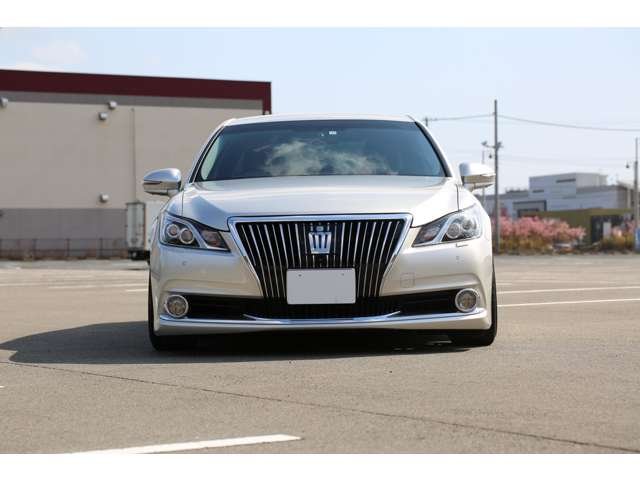 クラウンマジェスタ　Ｆバージョン　入庫しました！ラルグス車高調　ＷＯＲＫベルサリオ２０インチ　ナビ　ＴＶ　バックカメラ　ＥＴＣ　レザーシート　シートエアコン　装備充実の１台です！