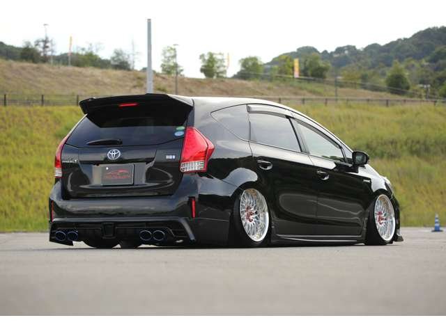 プリウスα　Ｓツーリングセレクション入庫しました！カスタム車両です！エアサス　ＷＯＲＫ　社外マフラー　社外ナビ　リアモニター　シートカバー　カスタム多数の１台です！お気軽にお問い合わせください！