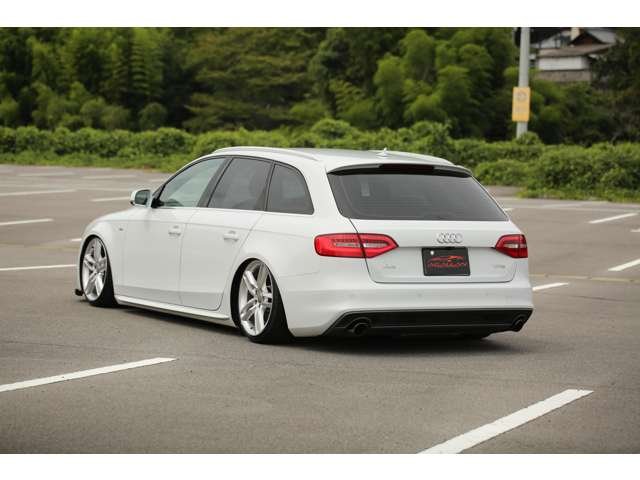 アウディA4アバントSラインパッケージ　入庫しました！エアフォースエアサス　　純正ナビ　バックカメラ　ETC　Bluetooth接続　フォグランプ　エンジンプッシュスタート　お気軽にお問い合わせください。