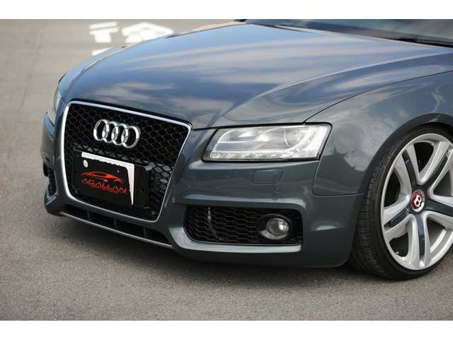 アウディＳ５入庫しました！車高調・２０インチＡＷ　スーパースプリントマフラー　赤革シート　ナビ　バックカメラ　ＣＤ再生　ＤＶＤ再生　リアスポイラー　スロコン　装備充実です！